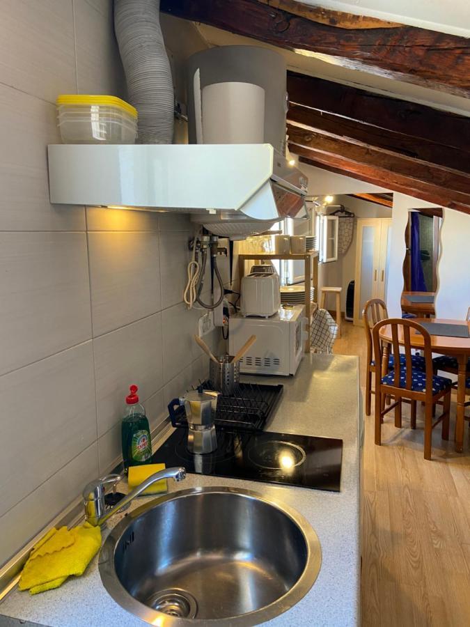 Calle Embajadores - Apart 4 Pax Pza Cascorro Madrid Exterior photo