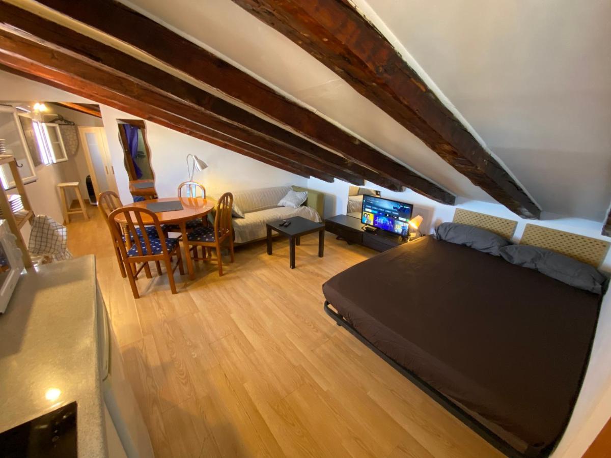 Calle Embajadores - Apart 4 Pax Pza Cascorro Madrid Exterior photo
